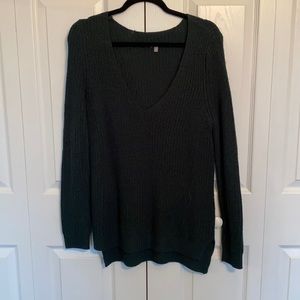 Green V neck sweater, M, new condition